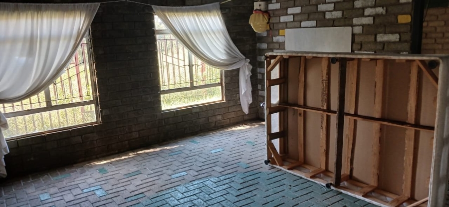 5 Bedroom Property for Sale in Olive Hill Free State
